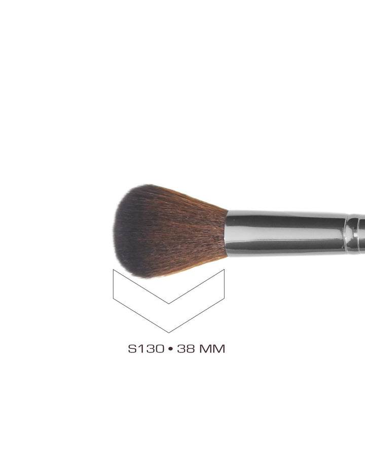 S130 Rounded blush brush close up tip
