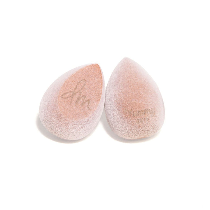 Danessa Myricks velvet sponge - Caramel both sides