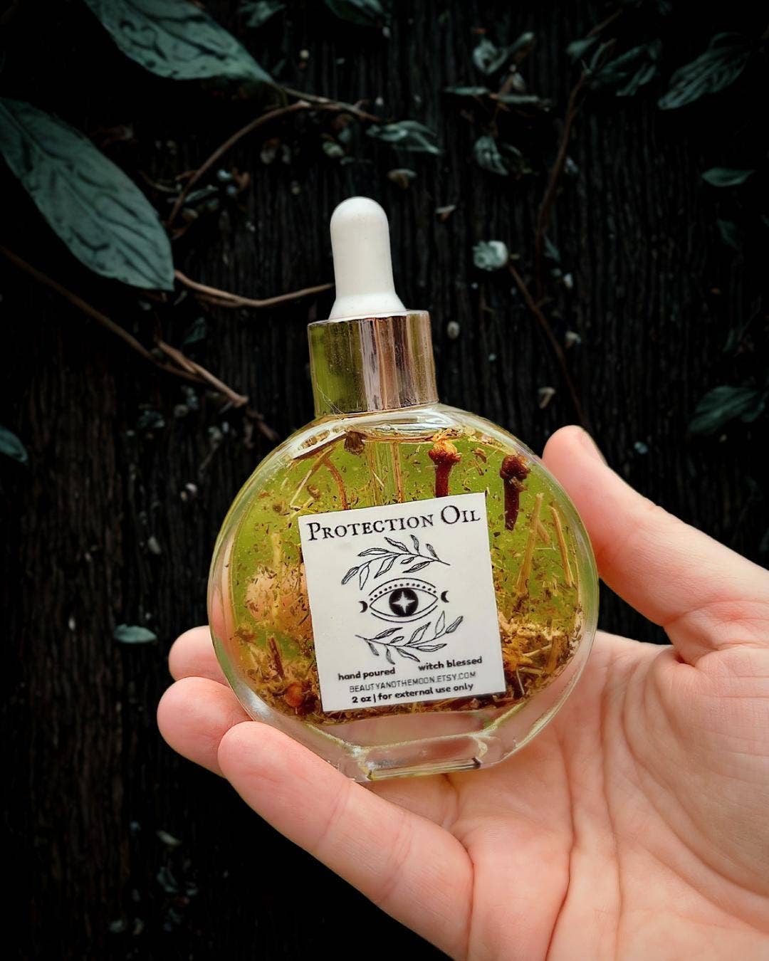 Protection Ritual Oil – Frankincense & Clove Anointing Blend