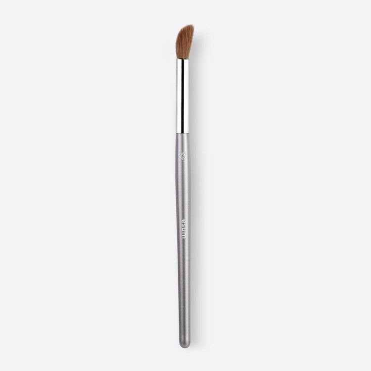 W35 - Large Angled Eye Contour Brush