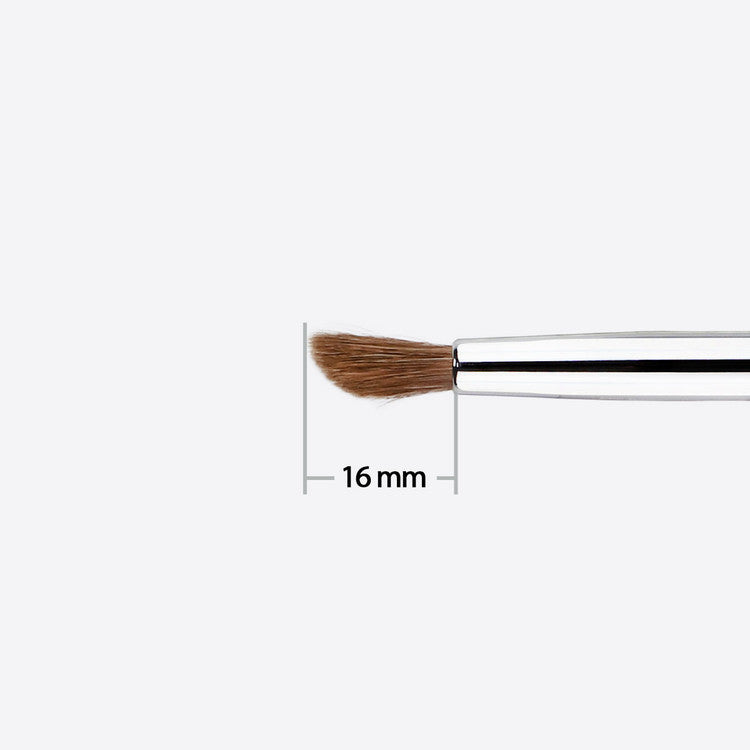 W36 - Small Angled Eye Crease Brush