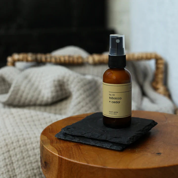 dilo No. 03 Tobacco + Cedar Room Spray