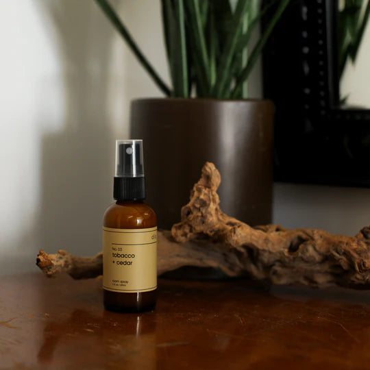 dilo No. 03 Tobacco + Cedar Room Spray