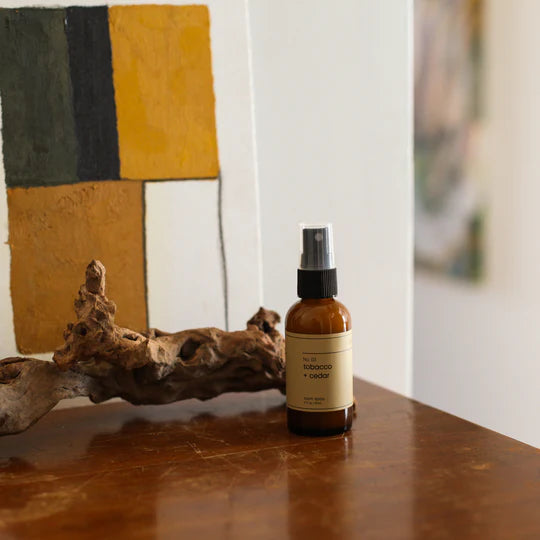 dilo No. 03 Tobacco + Cedar Room Spray