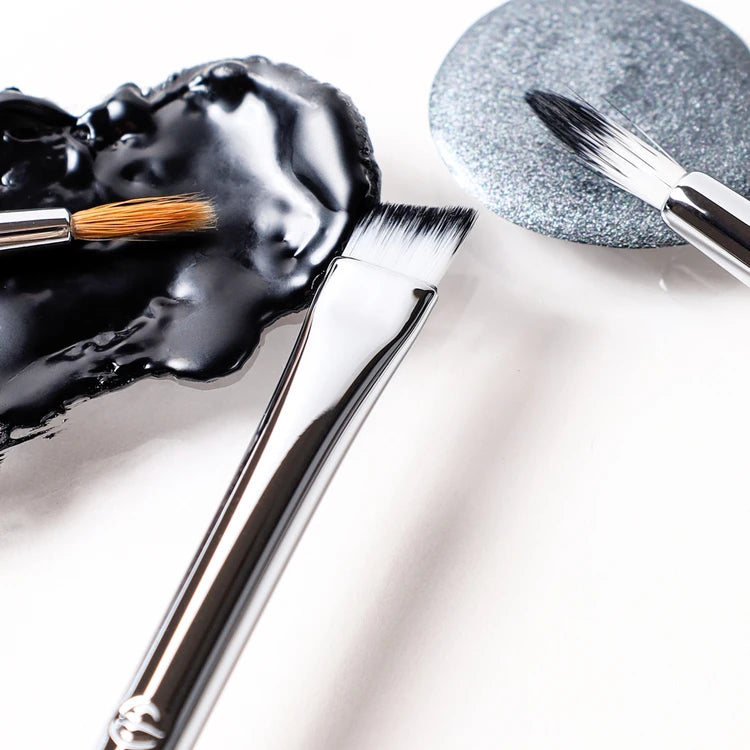 ESUM T03 Tapered Liner Brush
