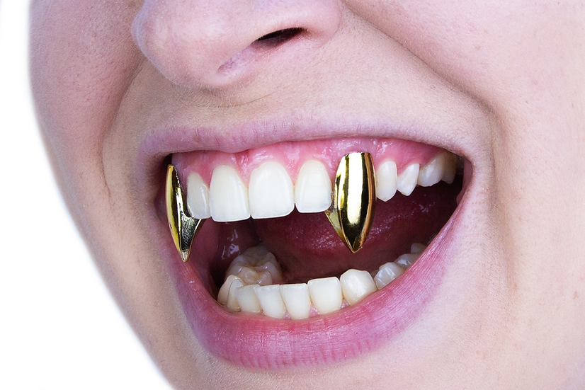 Scarecrow Deluxe Glam Gold Metallic Fangs